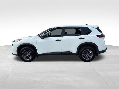 Used 2024 Nissan Rogue S AWD/4WD image 4