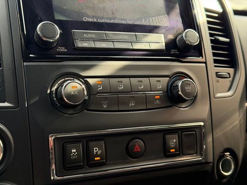 Used 2022 Nissan Titan SV AWD/4WD image 33