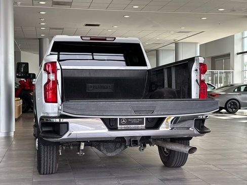 Used 2025 Chevrolet Silverado 2500 LT w/ Convenience Package image 9