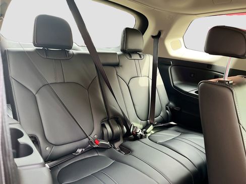 Used 2025 Honda Pilot Elite image 29