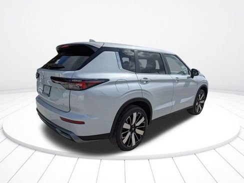 New 2026 Mitsubishi Outlander SE FWD image 4