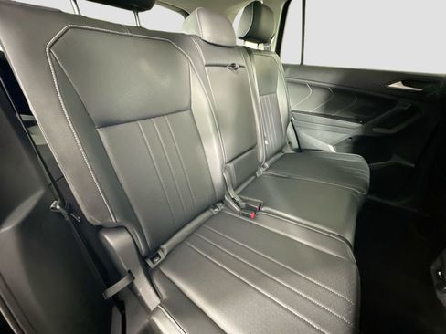 Used 2022 Volkswagen Tiguan SE w/ Panoramic Sunroof Package image 26