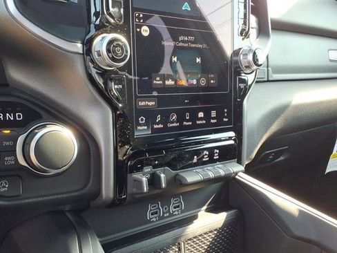 New 2026 RAM 1500 4x4 Crew Cab image 9