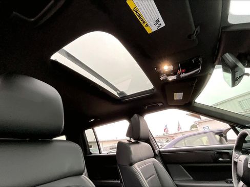 Used 2025 Hyundai Santa Fe Calligraphy image 13