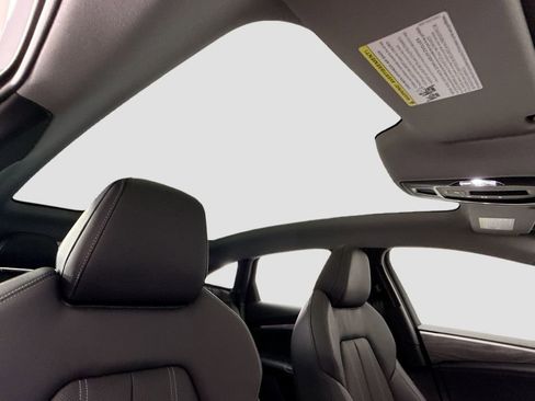 Used 2025 Audi A6 e-tron Premium Plus w/ Premium Plus image 18