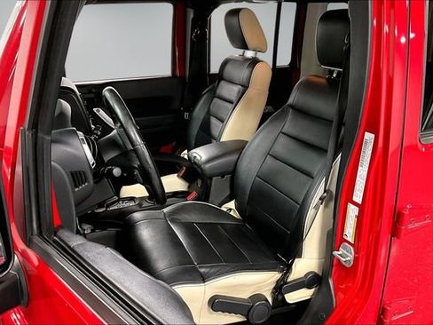 Used 2012 Jeep Wrangler Unlimited Sahara w/ Connectivity Group AWD/4WD image 18