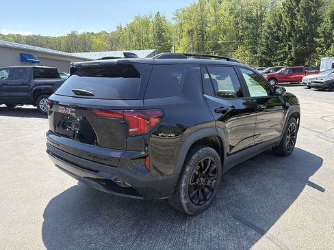 Used 2025 GMC Terrain Elevation w/ Elevation Premium Package AWD/4WD image 3