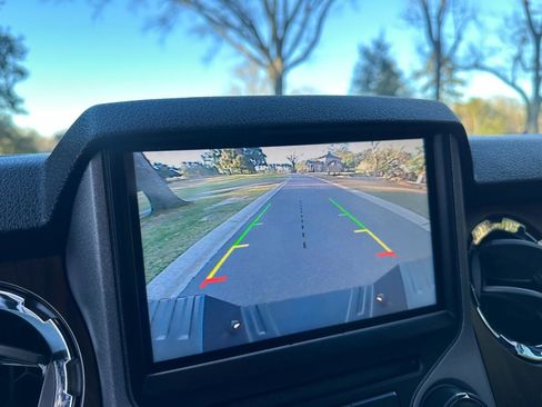 Used 2015 Ford F250 Lariat w/ Lariat Interior Package image 38