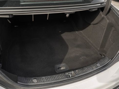 Used 2018 Mercedes-Benz E 300 4MATIC image 9