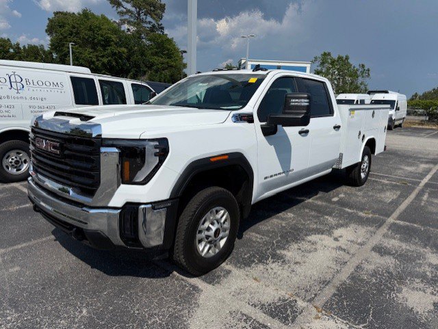 New 2026 GMC Sierra 2500 Pro w/ Convenience Package AWD/4WD image 1