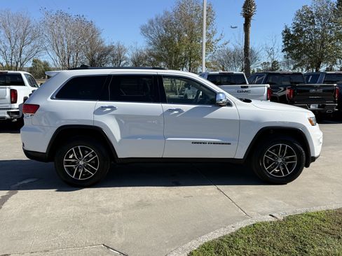 Used 2017 Jeep Grand Cherokee Limited image 3
