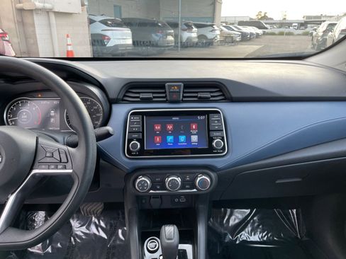 Used 2025 Nissan Versa SV image 17