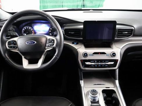 Used 2024 Ford Explorer XLT w/ Equipment Group 202A image 14