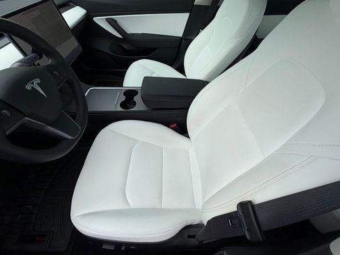 Used 2021 Tesla Model 3 Performance image 5