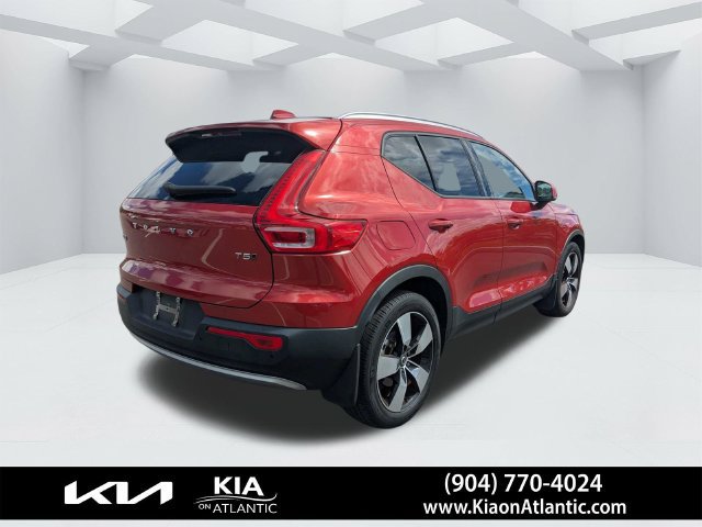 Used 2020 Volvo XC40 T5 Momentum w/ Protection Package Premier AWD/4WD image 3