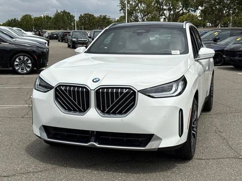 Used 2026 BMW X3 xDrive30i w/ Convenience Package AWD/4WD image 3