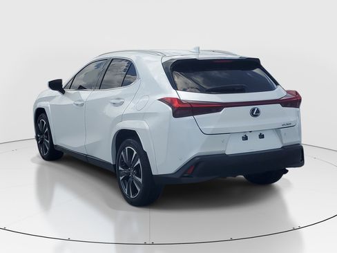 Used 2022 Lexus UX 200 w/ Premium Package FWD image 5