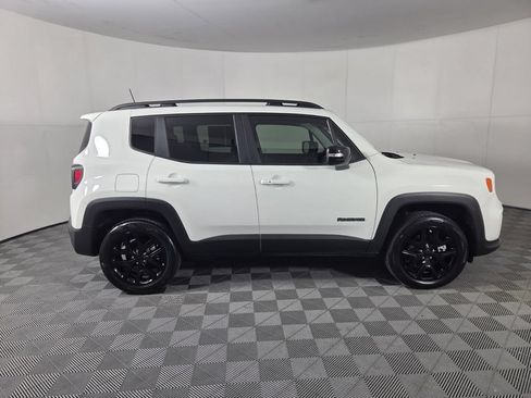 Used 2023 Jeep Renegade Altitude AWD/4WD image 5