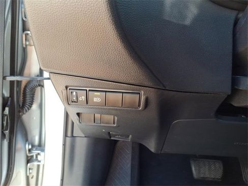 Certified 2022 Toyota Corolla Cross LE image 14