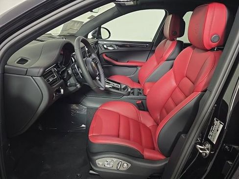New 2026 Porsche Macan image 5