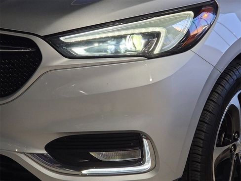 Used 2021 Buick Enclave Essence w/ Sport Touring Edition image 9