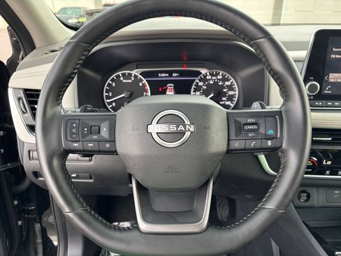 Used 2025 Nissan Rogue SV AWD/4WD image 31