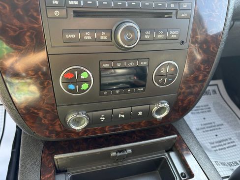 Used 2011 GMC Yukon Denali image 33