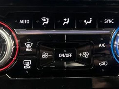 Used 2023 GMC Sierra 1500 Denali w/ Denali Reserve Package image 40