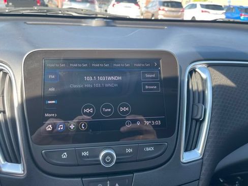 Used 2020 Chevrolet Malibu LT FWD image 22