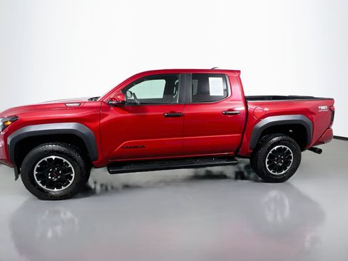 Used 2025 Toyota Tacoma TRD Off-Road AWD/4WD image 9