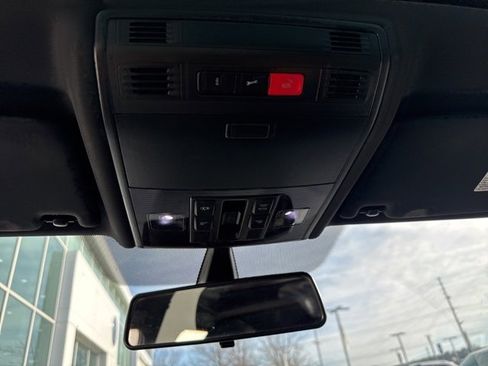 Used 2017 Volkswagen GTI SE image 16