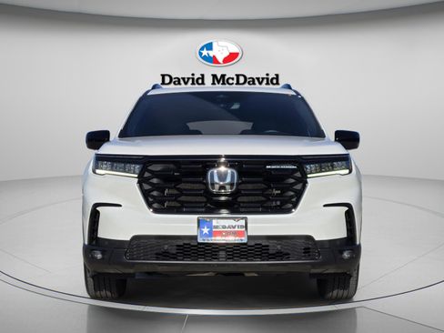 Used 2025 Honda Pilot Black Edition image 8