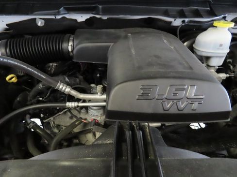 Used 2023 RAM 1500 Classic SLT w/ Trailer & Traction Group image 33