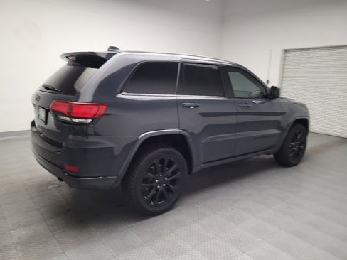 Used 2018 Jeep Grand Cherokee Altitude image 10