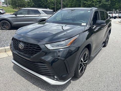Used 2021 Toyota Highlander XSE AWD/4WD image 4