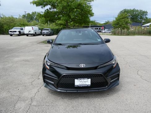 Used 2020 Toyota Corolla SE FWD image 2