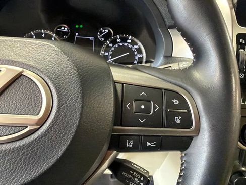 Used 2023 Lexus GX 460 Premium w/ Premium Package AWD/4WD image 17