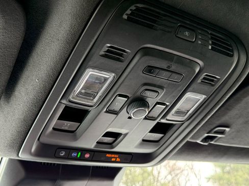 Used 2022 Cadillac Escalade Sport Platinum w/ LPO, ONYX Package image 32