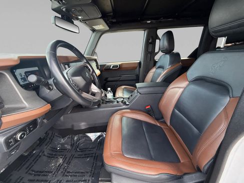 Used 2024 Ford Bronco Outer Banks image 9