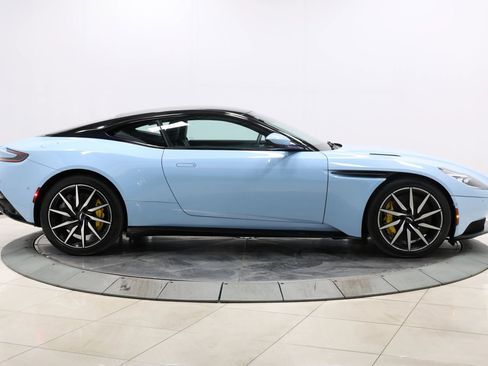 Used 2018 Aston Martin DB11 V12 RWD image 68