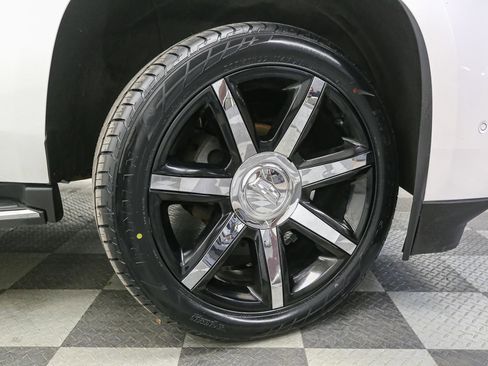 Used 2017 Cadillac Escalade Luxury image 18