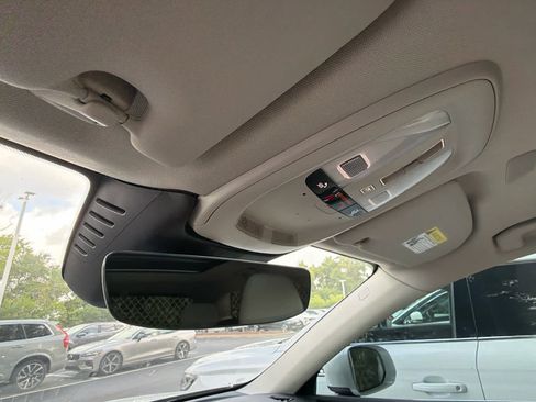 Certified 2023 Volvo XC60 B5 Core w/ Climate Package FWD image 33