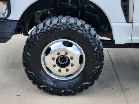 Used 2024 Ford F350 XL AWD/4WD image 11