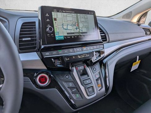 New 2026 Honda Odyssey Touring image 12