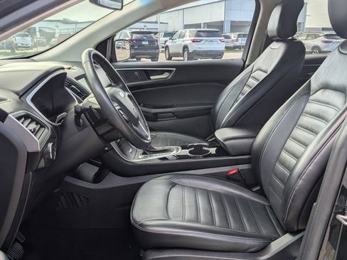 Used 2018 Ford Edge SEL w/ Equipment Group 201A FWD image 13