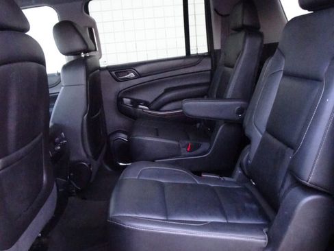 Used 2015 Chevrolet Suburban LT image 11