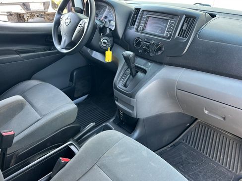 Used 2018 Nissan NV200 SV w/ Navigation Package image 18