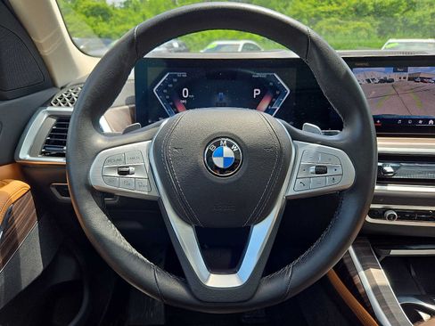 Used 2025 BMW X7 xDrive40i w/ Parking Assistance Package AWD/4WD image 19