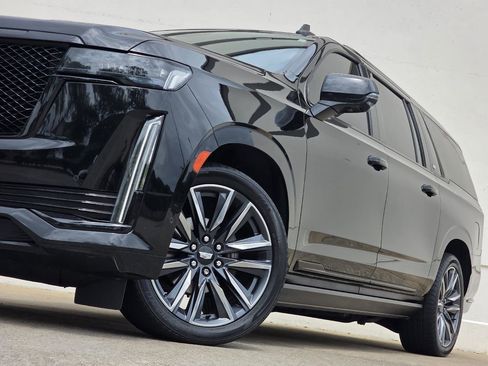 Used 2022 Cadillac Escalade ESV Sport w/ Touring Package image 8