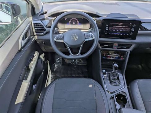 New 2026 Volkswagen Taos SE FWD image 16